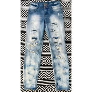 No Boundaries High Rise Sculpting Skinny Jeans